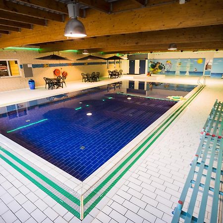Vakantiepark 't Broeckhuys Hotel Ewijk Bagian luar foto
