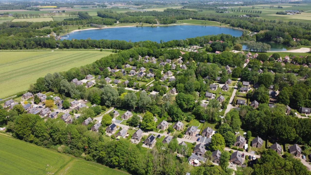 Vakantiepark 't Broeckhuys Hotel Ewijk Bagian luar foto