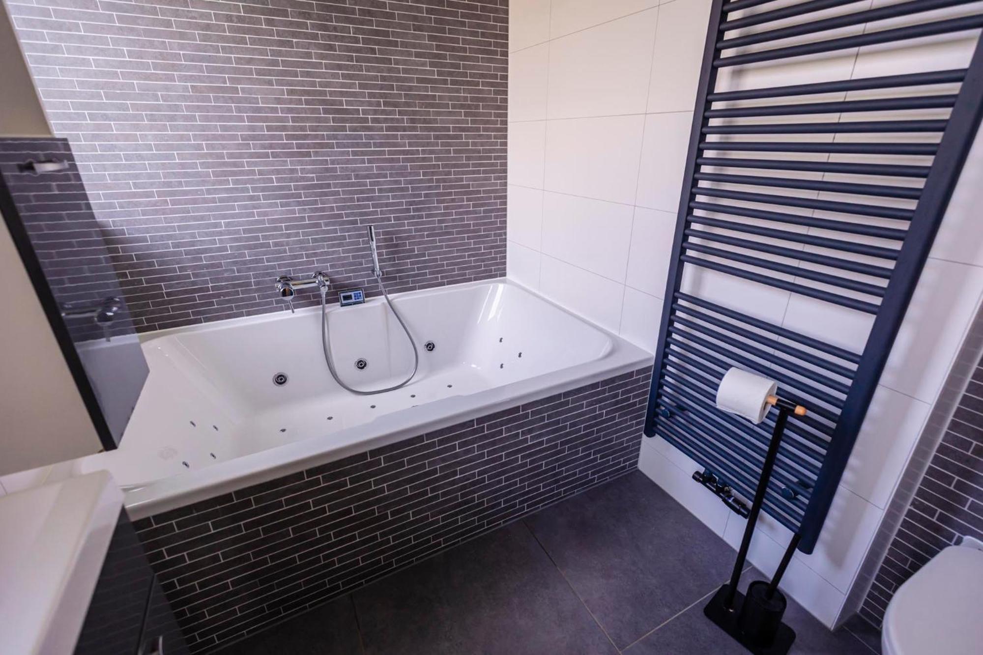 Vakantiepark 't Broeckhuys Hotel Ewijk Ruang foto
